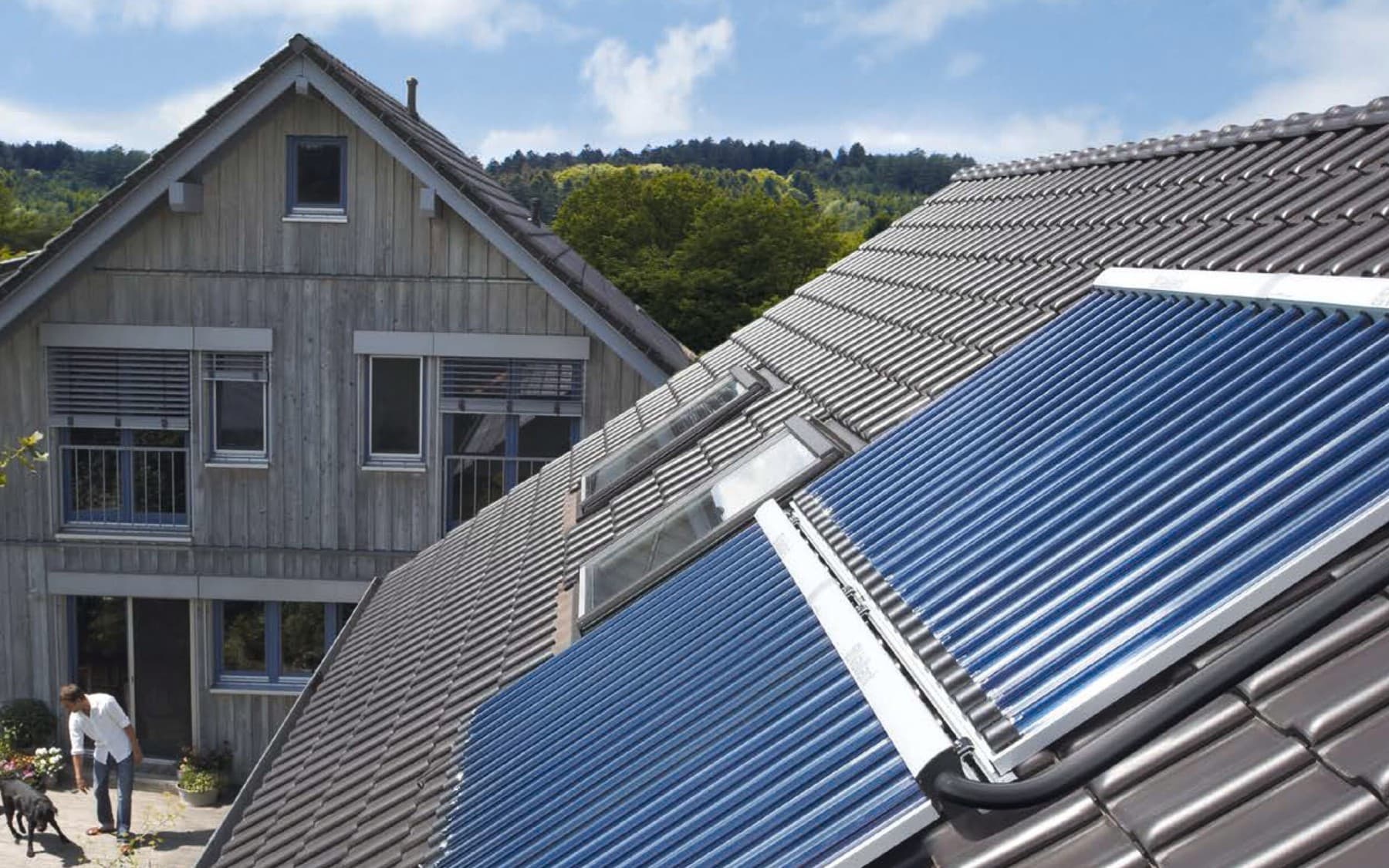 Zonnepanelen op een dak