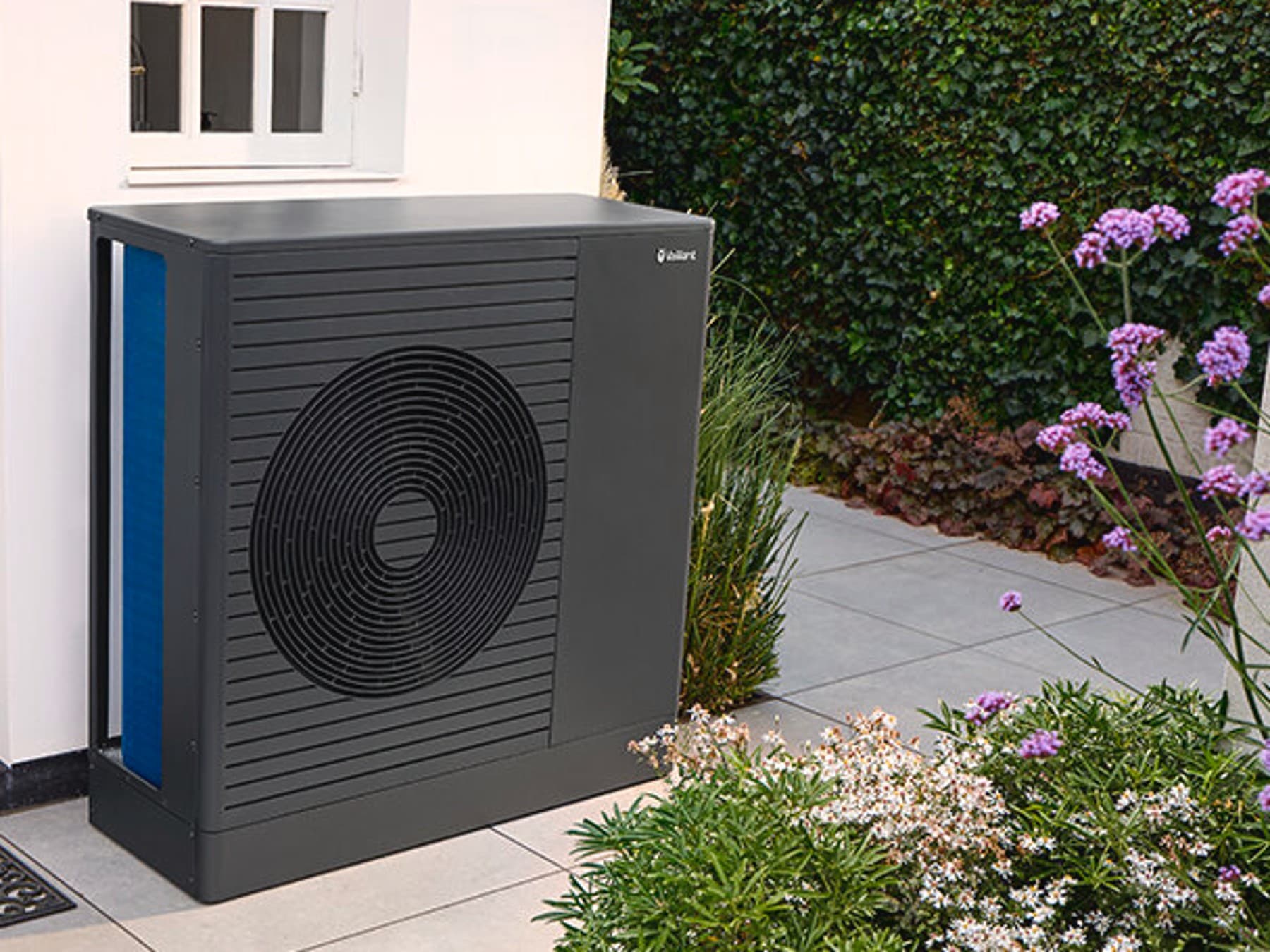 Vaillant elektronische doorstroomverwarmer VED in badkamer