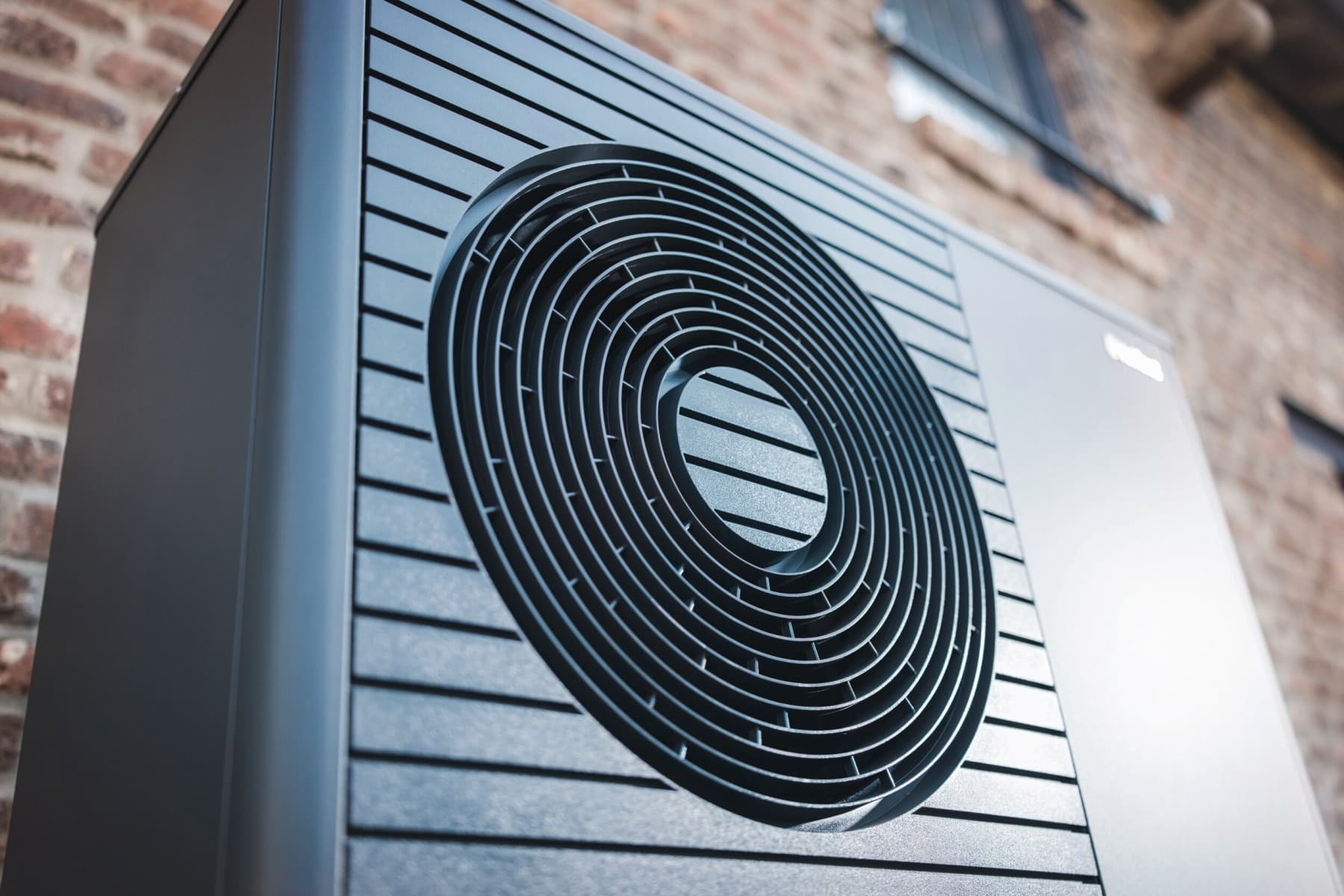 Lucht-water warmtepomp aroTHERM plus