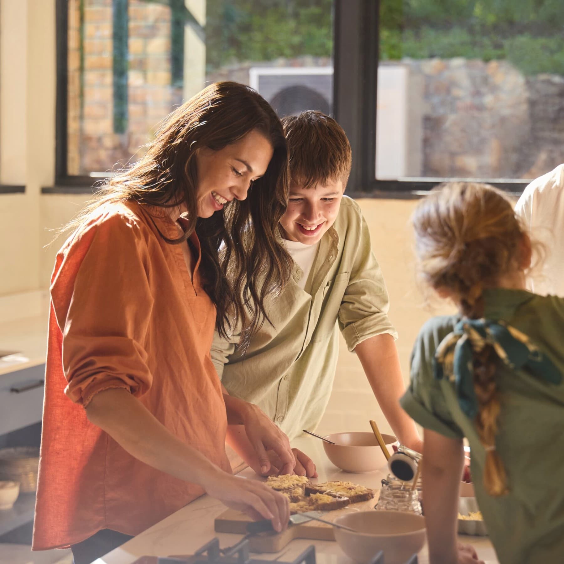 Het gezin geniet in de zomer van aangename binnentemperaturen.