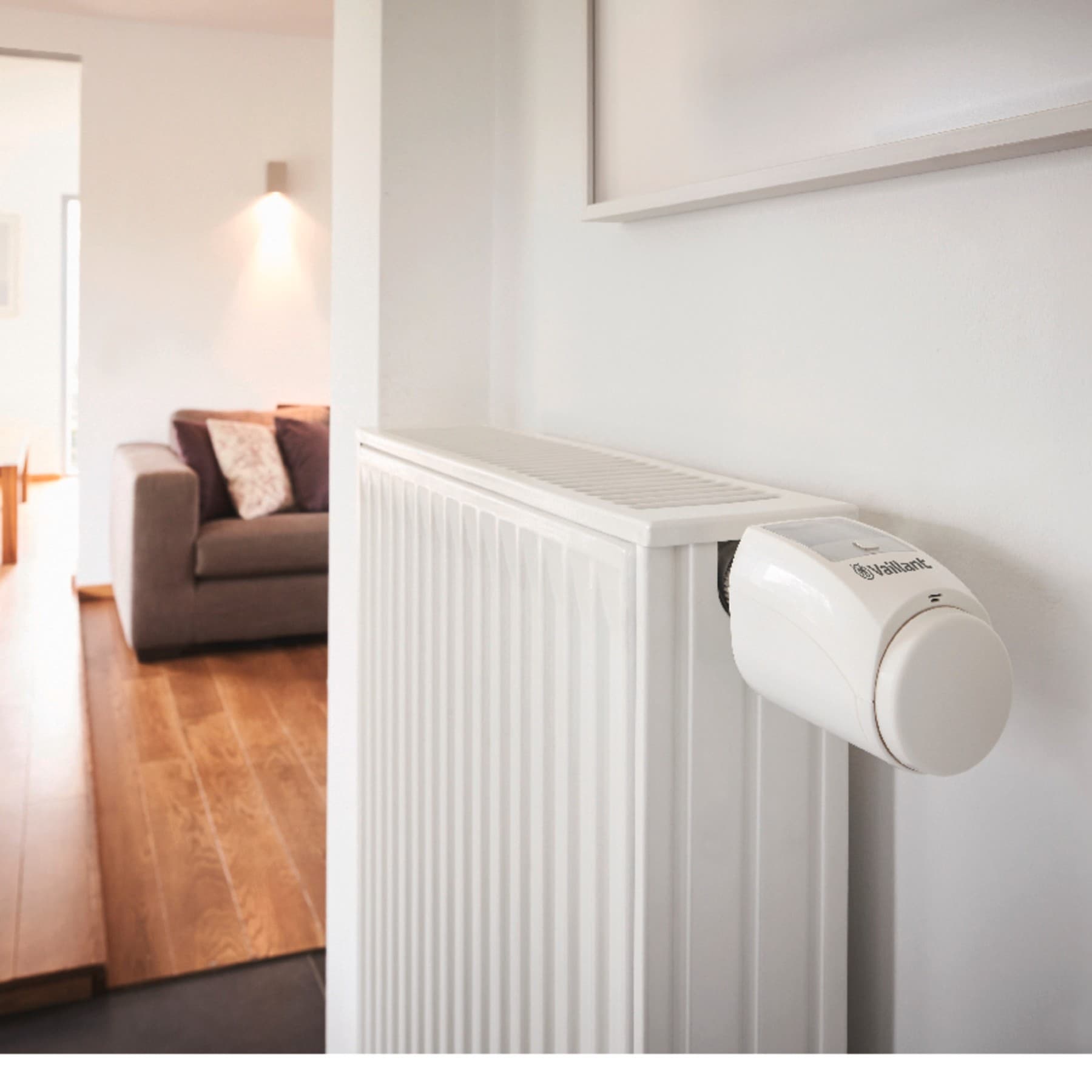 Radiator aan de muur van de woonkamer