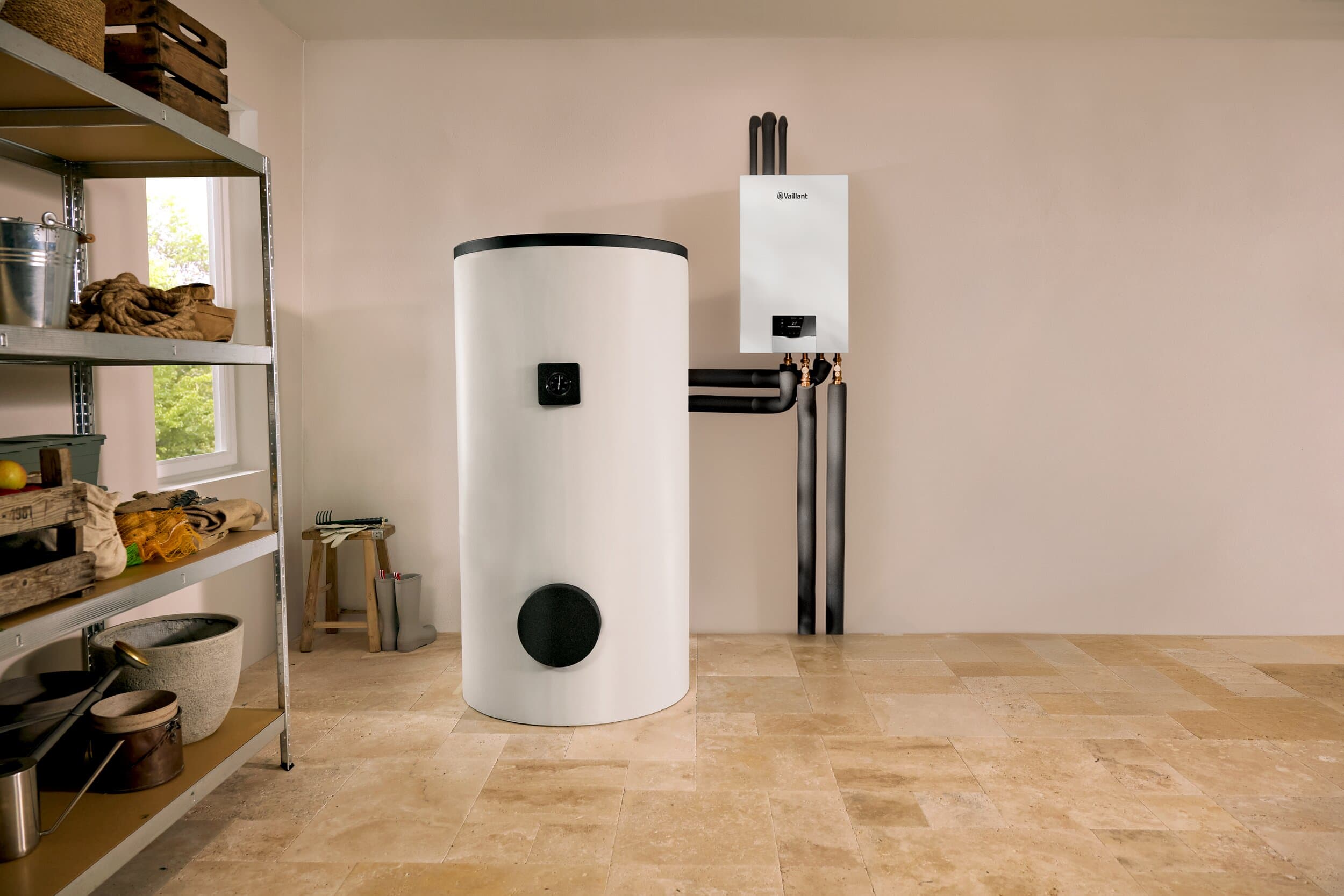 Hydraulisch station en warmwaterketel in één ruimte