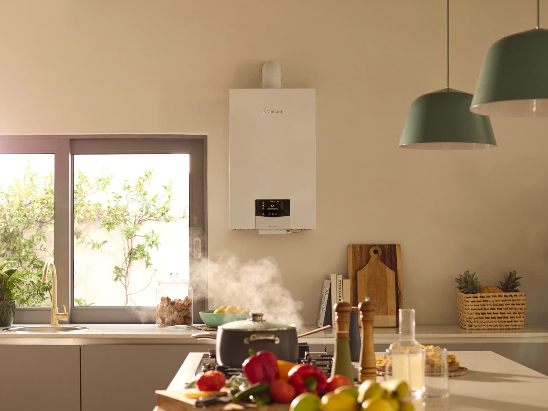 Wandgemonteerde gasboiler ecoTEC plus in een keuken